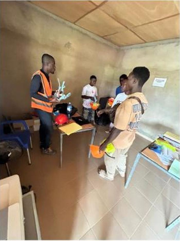 Remise des équipements de protection individuelle